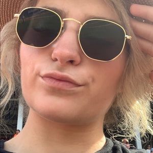 Meet your Posher, Kelsey